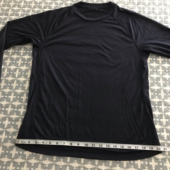 uniqlo dark blue tee shirt new without tags - Picture 8 of 10